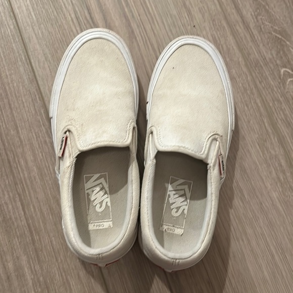 White VANS slip on - Picture 1 of 3